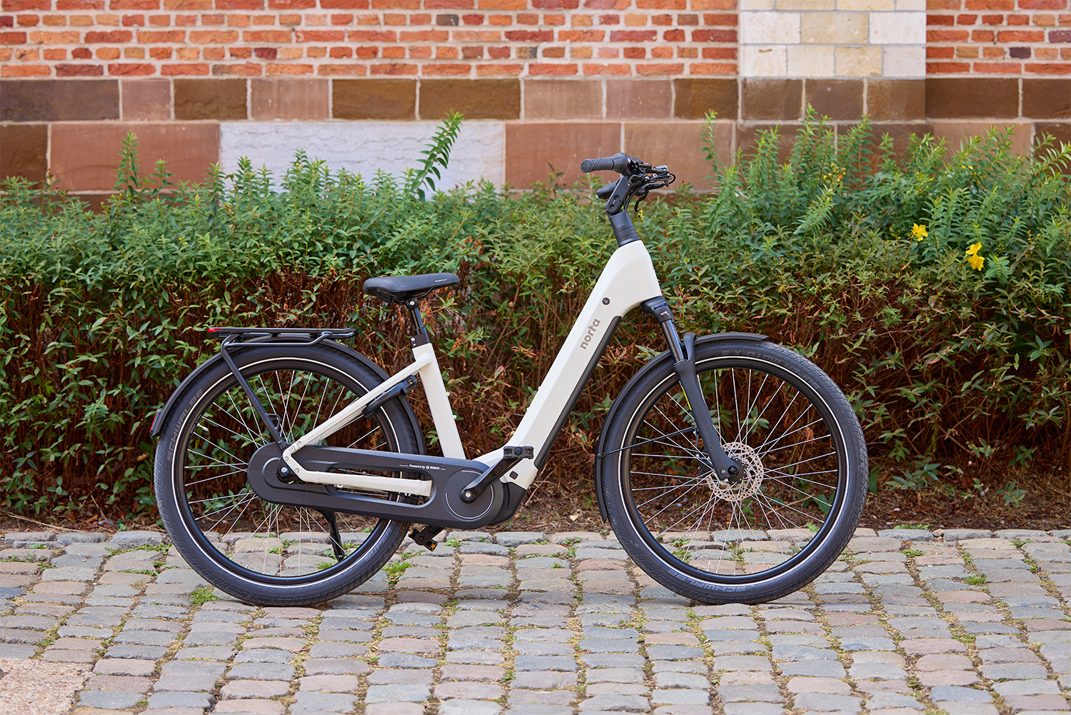 Elektrische fiets van Norta B-4020 in Pebble Grey.